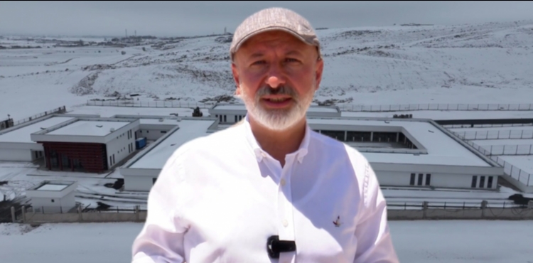 �SEVG�YLE �N�A ETT�K, SOKAK HAYVANLARI ���N SICAK B�R YUVA KURDUK�