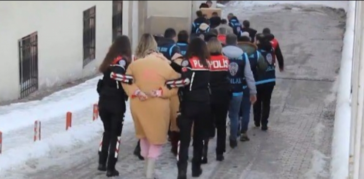 Kayseri�de fuhu� operasyonu: 8 g�zalt�