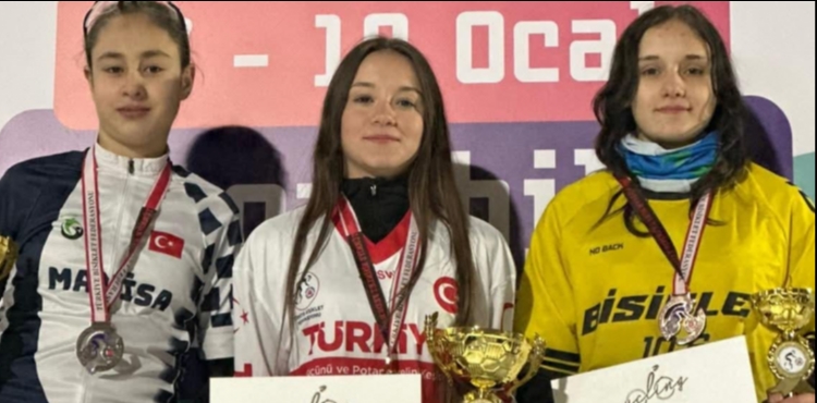 Snowbike T�rkiye �ampiyonas��nda Erzurum�da �ifte derece