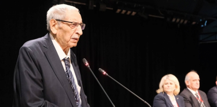 �of�rler Odas� Ba�kan� Ate�, 40 y�l sonra ba�kanl��� b�rakt� 