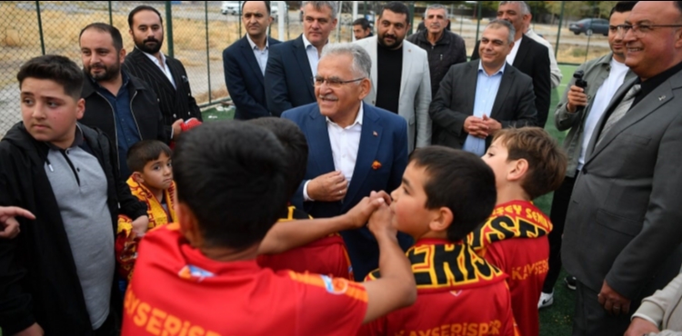 Y�ld�ray �i�ek: �Ba�kan B�y�kk�l�� s�z�nde durdu�