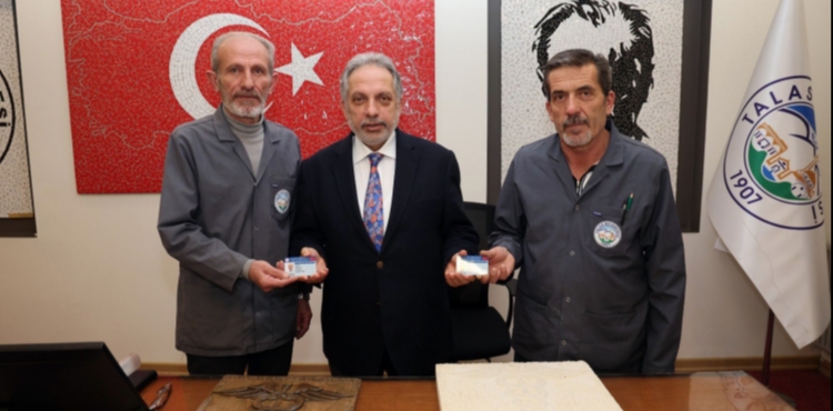 TALAS'TA GELENEK GELECE�E USTA ELLERLE TA�INIYOR