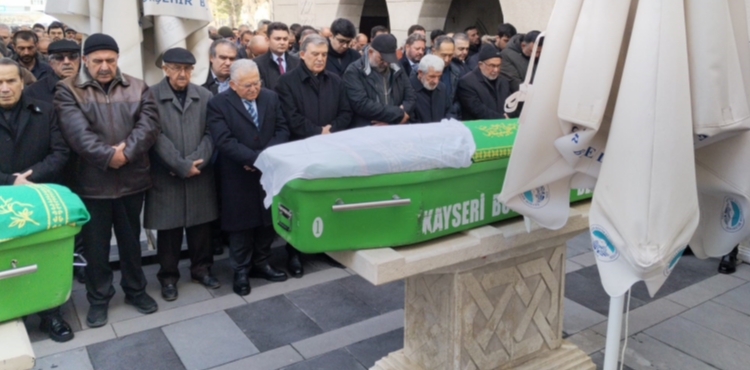 11.Cumhurba�kan� G�l'�n vefat eden yengesi son yolculu�una u�urland�