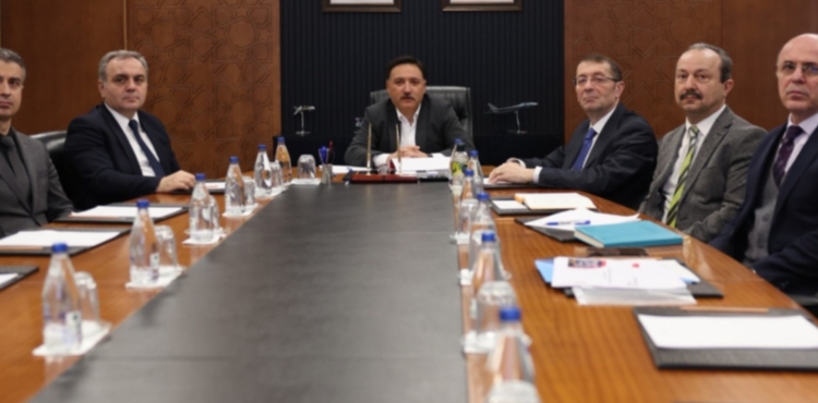 Vali �i�ek ba�kanl���nda sa�l�k hizmetleri kapasitesi de�erlendirildi