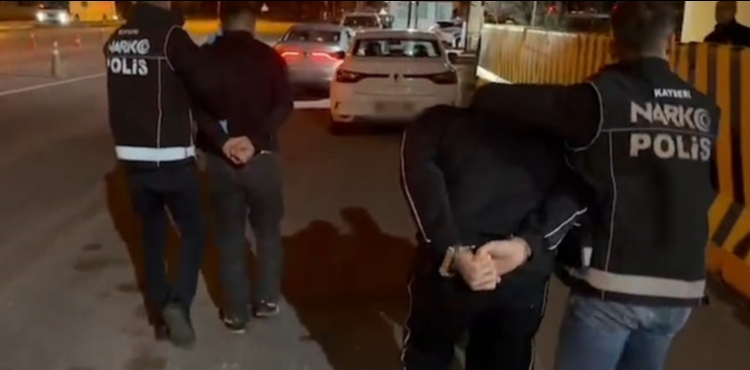 Kayseri'de uyu�turucu operasyonu: 2 g�zalt�