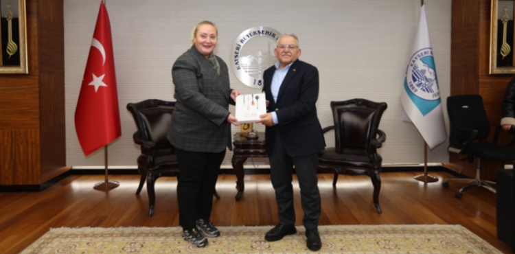 BA�KAN B�Y�KKILI�, PAR�S B�Y�KEL��L��� K�LT�R VE TANITMA M��AV�RL��� HEYET�N� A�IRLADI