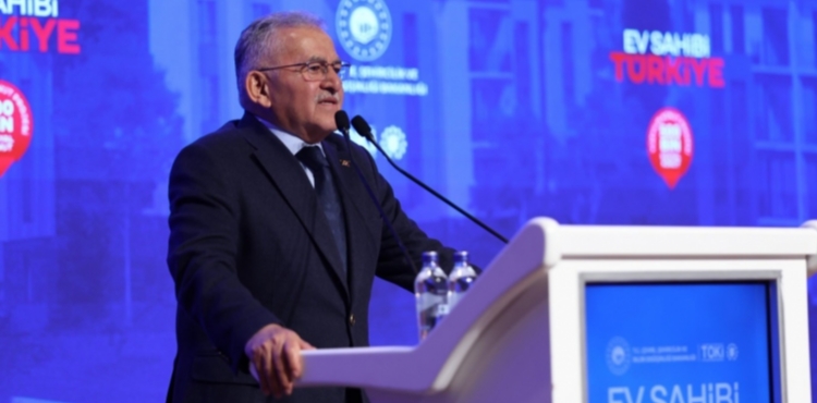 BA�KAN B�Y�KKILI�, BAKAN YARDIMCISI DEM�RALP�� A�IRLADI