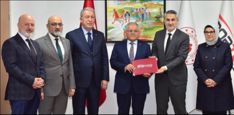 BA�KAN B�Y�KKILIǒTAN KAYSER� SPORUNA DEV HAMLE: BA�KENTTE �MZALAR ATILDI