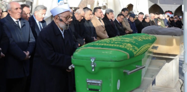 KAYSO Ba�kan� B�y�ksimitci�nin hayat�n� kaybeden annesi topra�a verildi