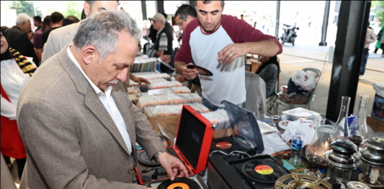 BU PAZAR ANT�KACILAR BULU�UYOR