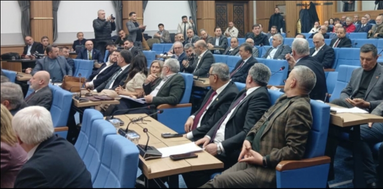 B�y�k�ehir meclisinde emekliler i�in 1 kilo et ve 4 ekmek teklifi 