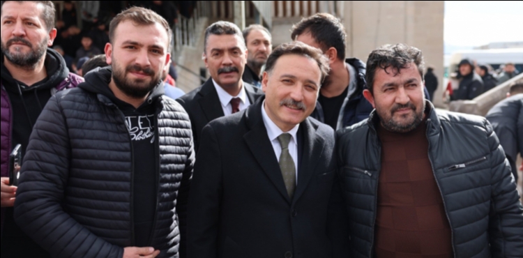 Vali �i�ek, A�a� ��leri ve Demirciler Sitesi�nde esnafla bulu�tu