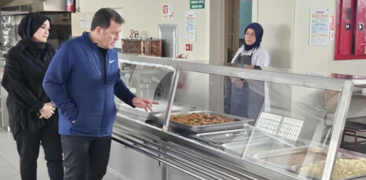 Gen�lik ve Spor �l M�d�r� Kabakc�'dan Ramazan �ncesi yurtlar�n yemekhanelerinde denetim