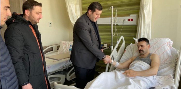 MHP'li Ersoy'dan operasyonda yaralanan �zel harekat polisine ziyaret