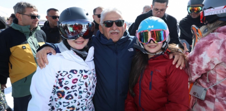 ERC�YES�TE Z�YARET�� SAYISI 3 M�LYONU A�TI