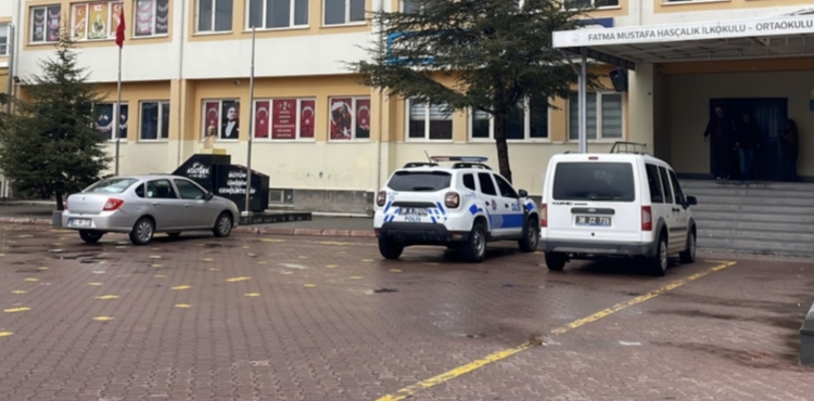 Kayseri�de 8�inci s�n�f ��rencilerinin kavgas�nda 1 yaral�