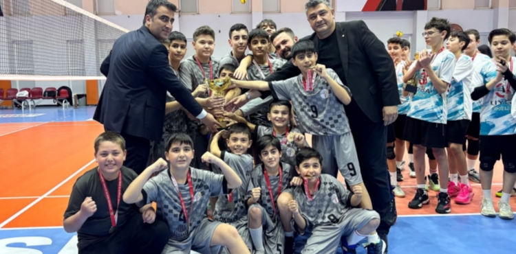 Midi Erkekler S�per Ligi voleybol m�sabakalar� tamamland�