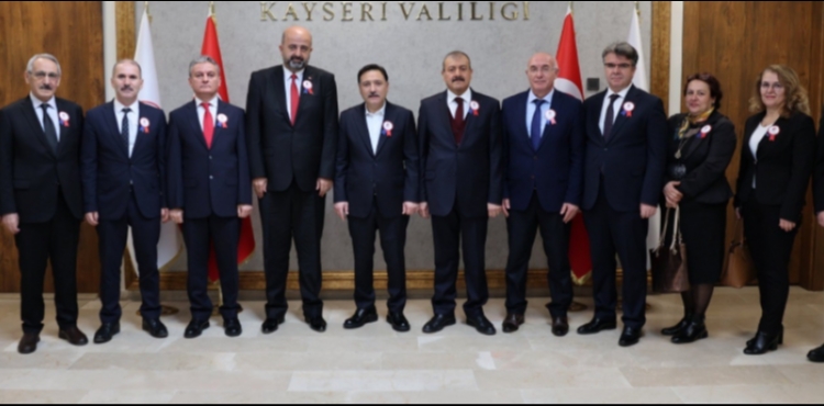 Defterdarl�k heyetinden Vergi Haftas��nda Vali �i�ek�e ziyaret 