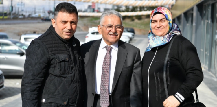 BA�KAN B�Y�KKILIǒTAN RAMAZAN�DA ESNAF VE VATANDA�LARLA G�N�L K�PR�S�