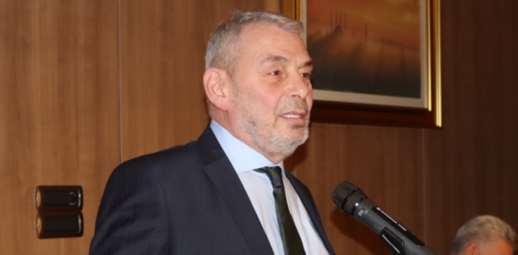 Erciyes Anadolu Holding y�netimi, bas�n mensuplar�yla iftarda bulu�tu