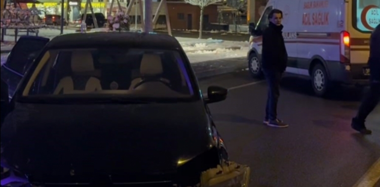 Kayseri'de iki otomobil �arp��t�: 1 yaral�