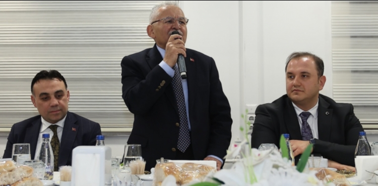 BA�KAN B�Y�KKILI�, KCETA� VE T�GVA�NIN �FTAR PROGRAMLARINA KATILDI