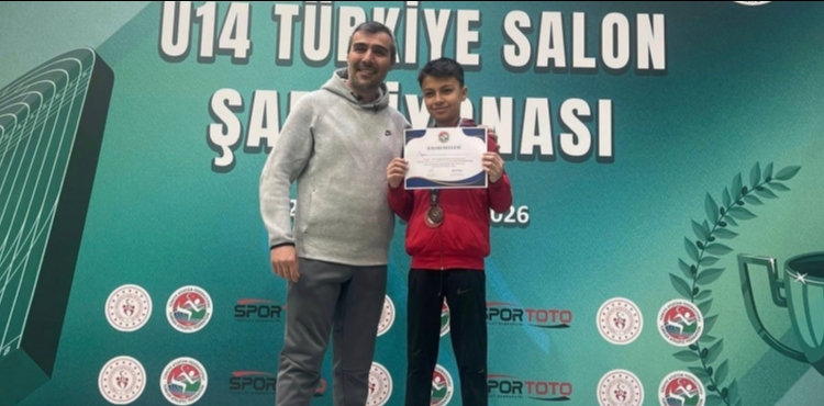 Mert Baltac��dan atletizmde T�rkiye ���nc�l���
