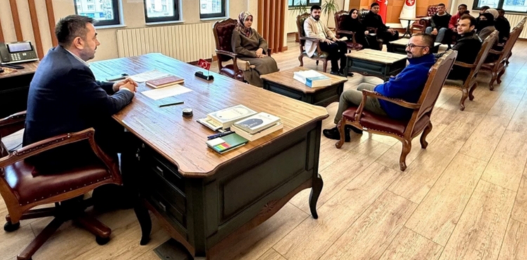 Diyanet�in 102�nci y�l�nda ��rencilerden �l M�ft�s� Ayvaz�a ziyaret