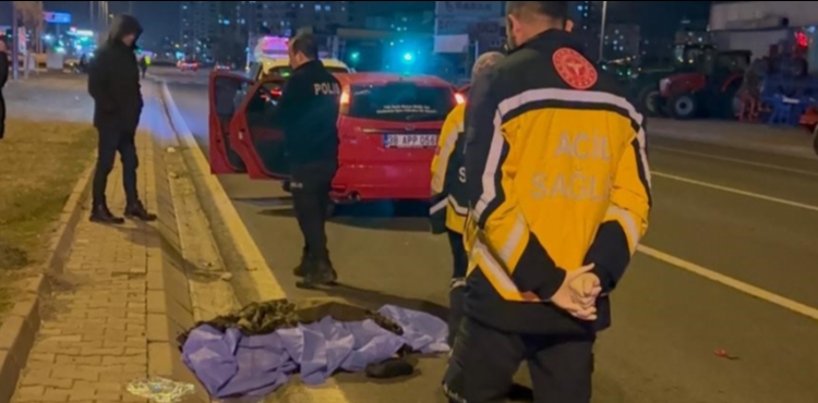 Kayseri�de otomobilin �arpt��� yaya �ld� 