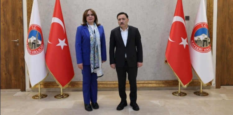 �l M�d�r� Livdumlu�dan Vali �i�ek�e veda ziyareti