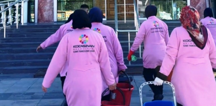 KOCAS�NAN�DA CAM�LER RAMAZAN�DA DA G�L KOKUYOR