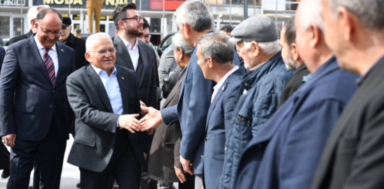 BA�KAN B�Y�KKILIǒTAN TOMARZA VE B�NYAN�DA RAMAZAN-I �ER�F BULU�MALARI: ��RETEN�N H�ZMETK�RIYIZ�