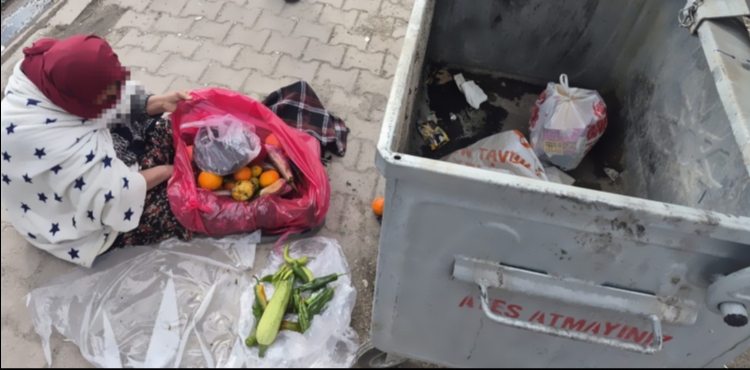 B�Y�K�EH�R ZABITASI, EVDEN GET�RD�KLER� E�YALARLA DUYGU S�M�R�S� YAPAN D�LENC�LERE G�Z A�TIRMIYOR