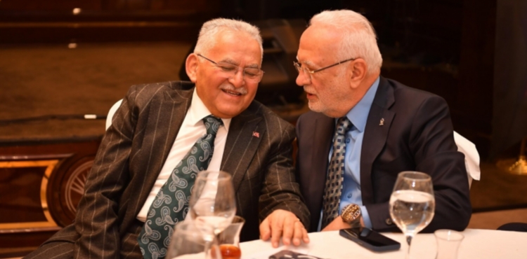 BA�KAN B�Y�KKILI�, �FTAR BULU�MALARINA BA�KENTTEK� HEM�EHR�LER� �LE DEVAM ETT�