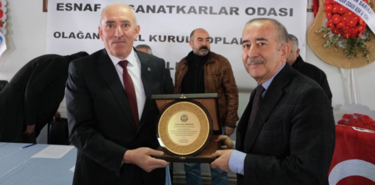 Sar�z Esnaf Odas�'nda Celal Akp�nar g�ven tazeledi 