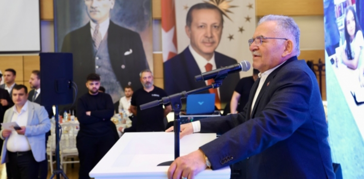 GEN� DOSTU BA�KAN B�Y�KKILI�, GEN�LERLE �FTAR SOFRASINDA BULU�TU