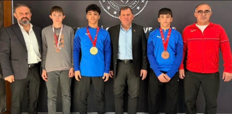 �ampiyon g�re��ilerden �l M�d�r� Kabakc��ya ziyaret