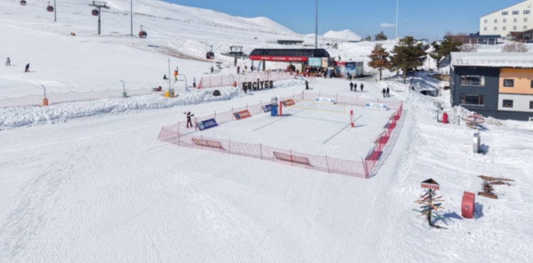 Erciyes�te kar voleybolu heyecan� ba�l�yor