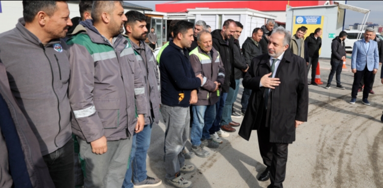 BA�KAN YAL�IN PERSONELLE KUCAKLA�TI