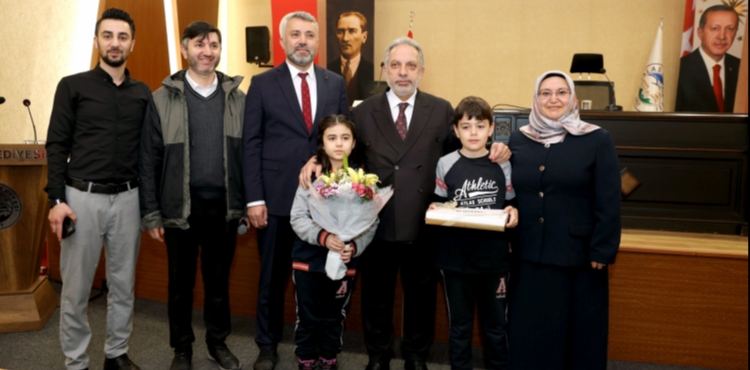 BA�KAN YAL�IN'DAN M�N�KLERE YEREL Y�NET�M DERS�