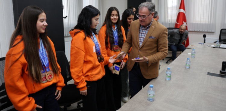 BA�KAN �ZDO�AN: 