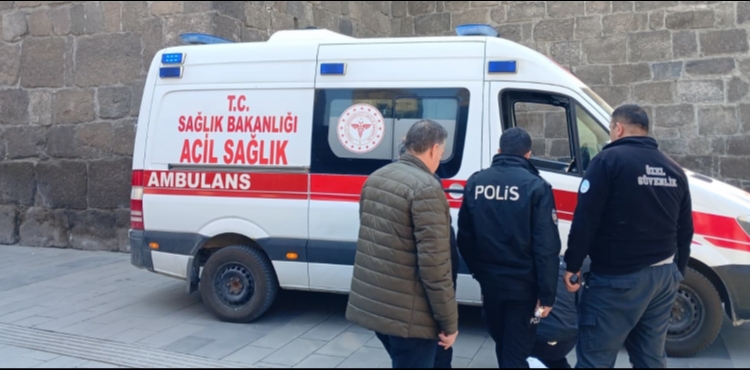 Kayseri Kalesi surlar�nda intihar giri�imi