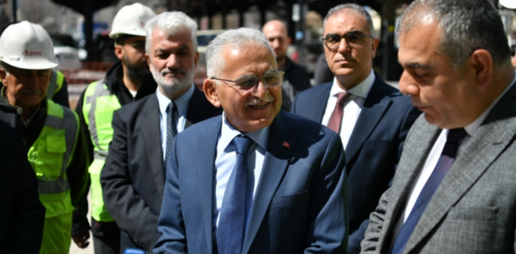 BA�KAN B�Y�KKILIǒTAN SAHAB�YE�DE ���L� H�ZMET� VURGUSU