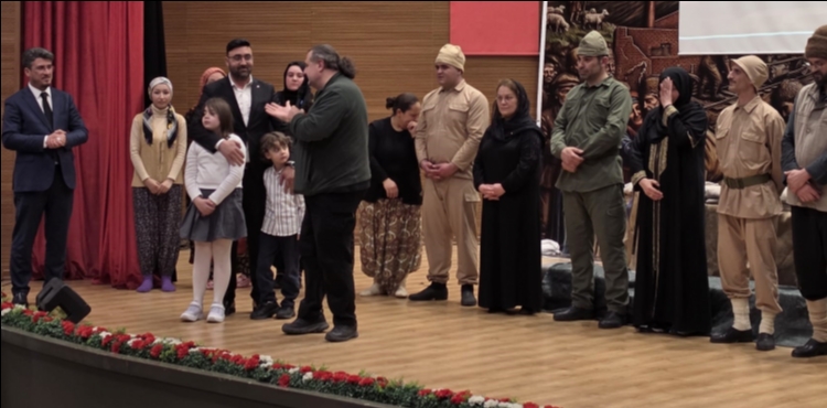 �anakkale Ruhu Kayseri�de Yeniden Canland�: Birlik Vakf��ndan Unutulmaz Gece