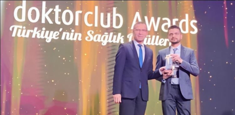 Kayseri Devlet Hastanesi hekimine �Y�l�n Yenilik�i Sa�l�k Profesyoneli� �d�l�