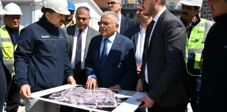 BA�KAN B�Y�KKILI� �ALI�MALARI YER�NDE �NCELED�, B�LGE SAK�NLER�NDEN �Z�R D�LED�