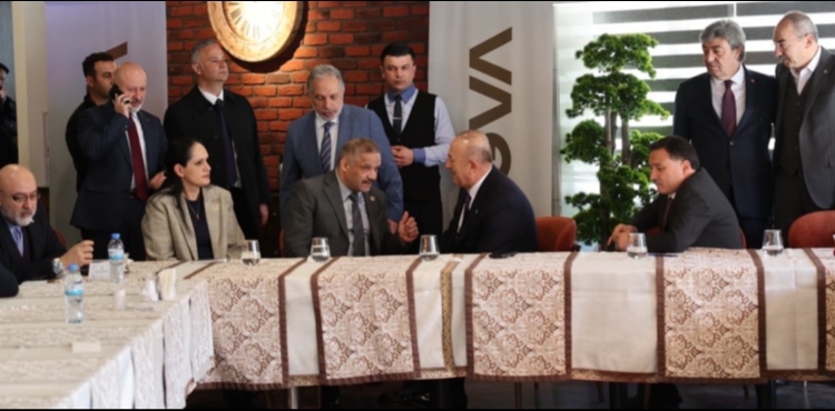 D��i�leri eski Bakan� �avu�o�lu, Kayseri protokol� ile bir araya geldi