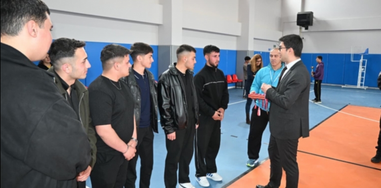 Sar�o�lan�da Gen�ler Futsal Turnuvas� sona erdi