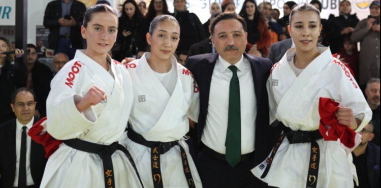 VAL� G�KMEN ���EK: HER MAHALLEDE OLMAYA DO�RU G�D�YORUZ