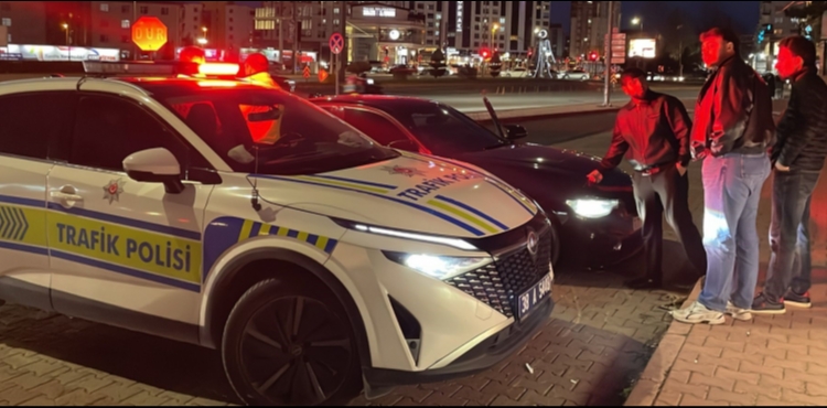 Abart�l� egzoz kullanan s�r�c�ye 11 bin 629 TL ceza